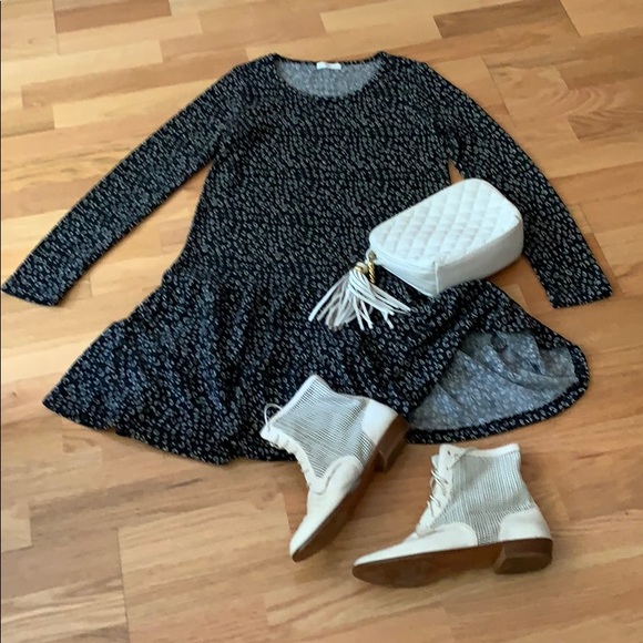 ❗️FREE 🖤🐆 Animal print sweater dress MUST BUNDLE - Picture 6 of 9